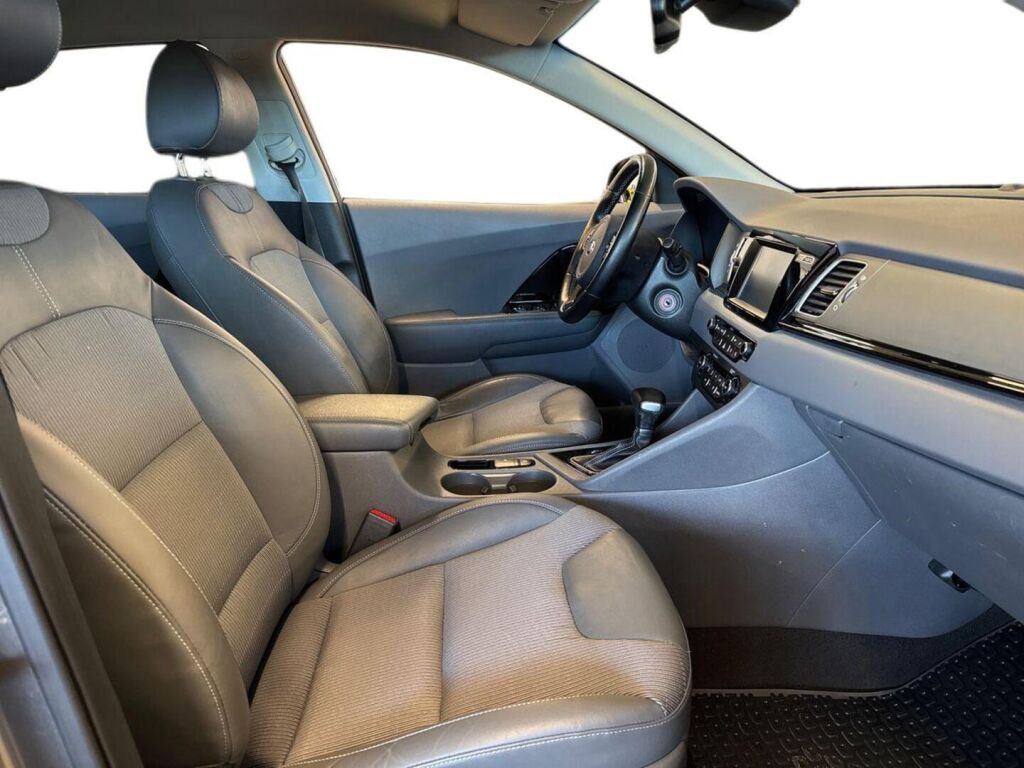 Kia Niro 2017 Harmaa