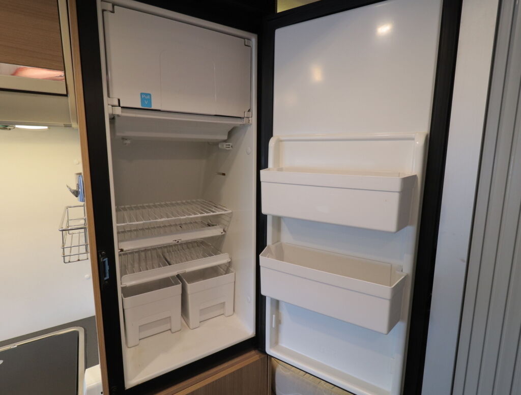 Adria Twin 600 SPT 2017 Harmaa