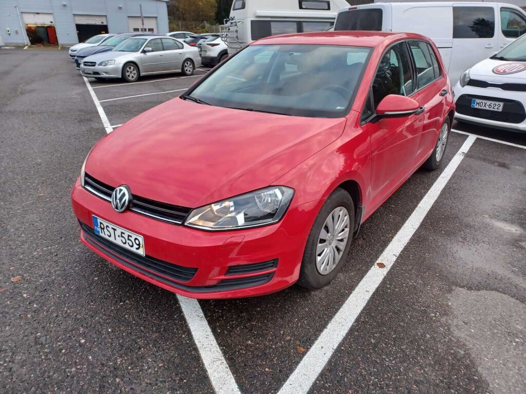 Volkswagen Golf 2017 Punainen