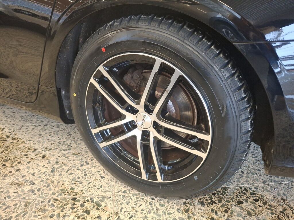 Volvo V90 2017 Musta