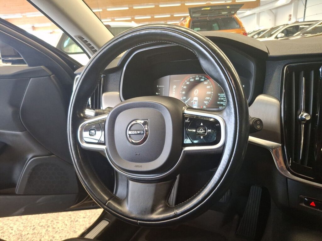 Volvo V90 2017 Musta