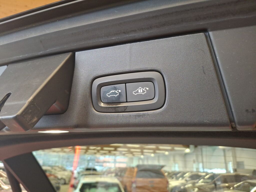 Volvo V90 2017 Musta