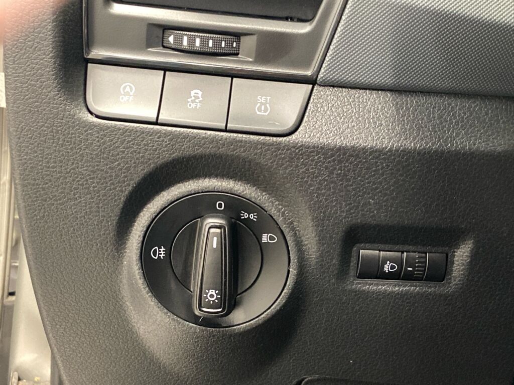 Skoda Fabia 2017 Ruskea (beige)