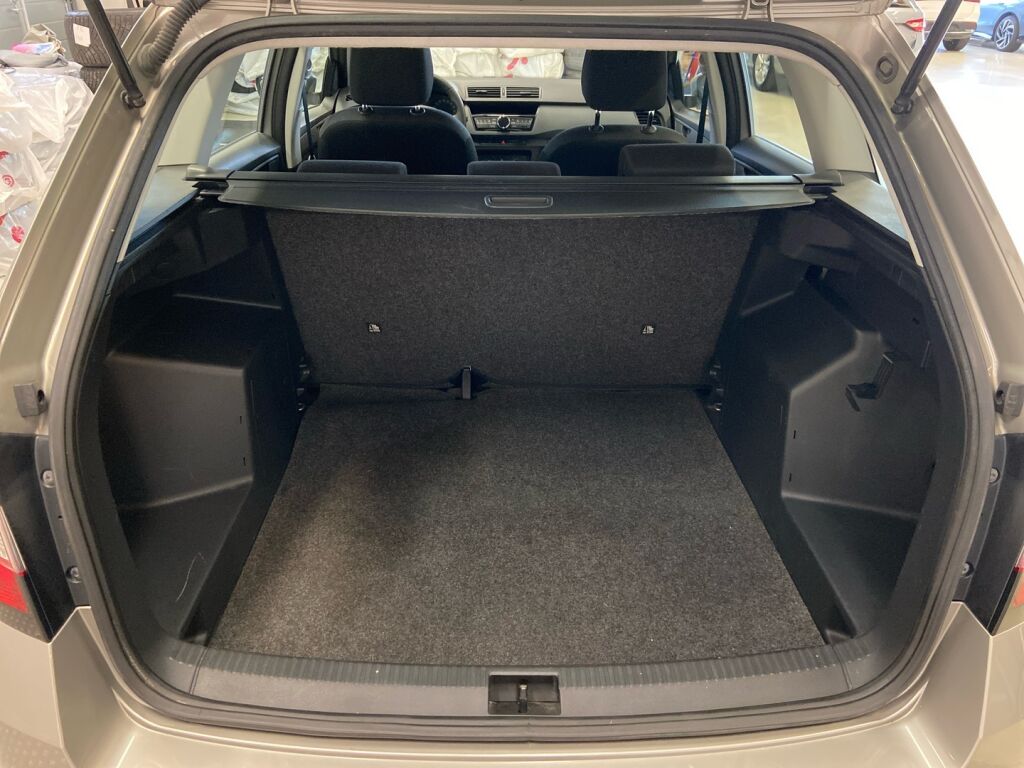 Skoda Fabia 2017 Ruskea (beige)