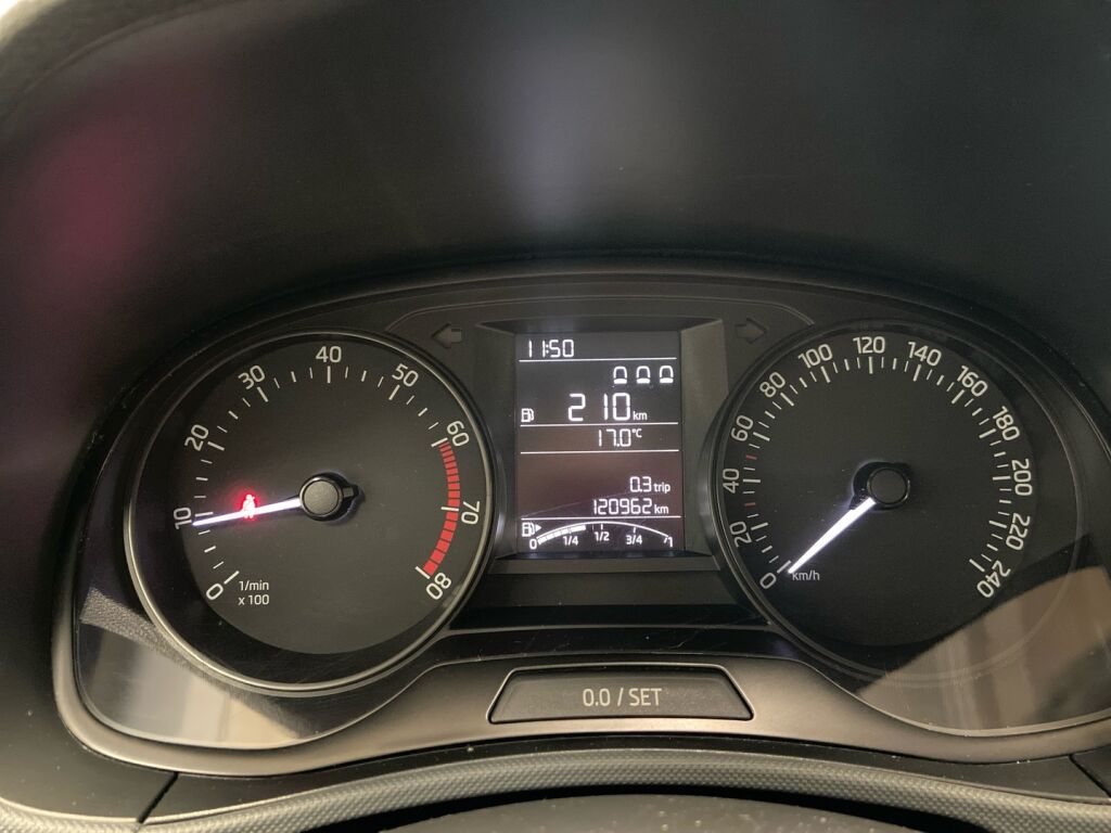 Skoda Fabia 2017 Ruskea (beige)