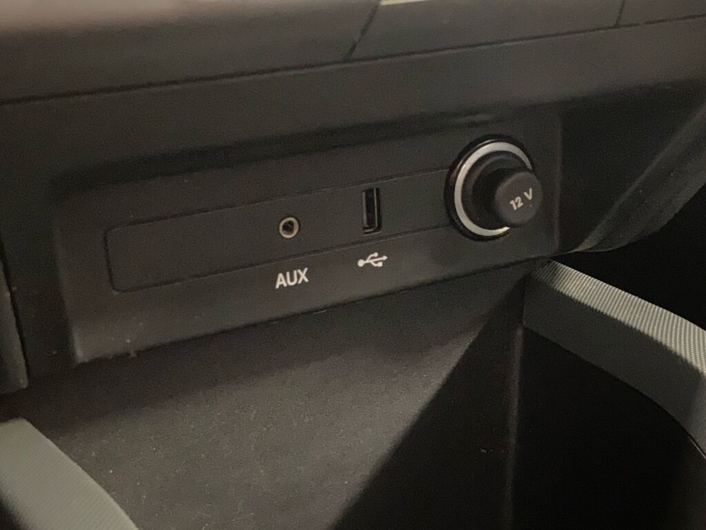 Skoda Fabia 2017 Ruskea (beige)