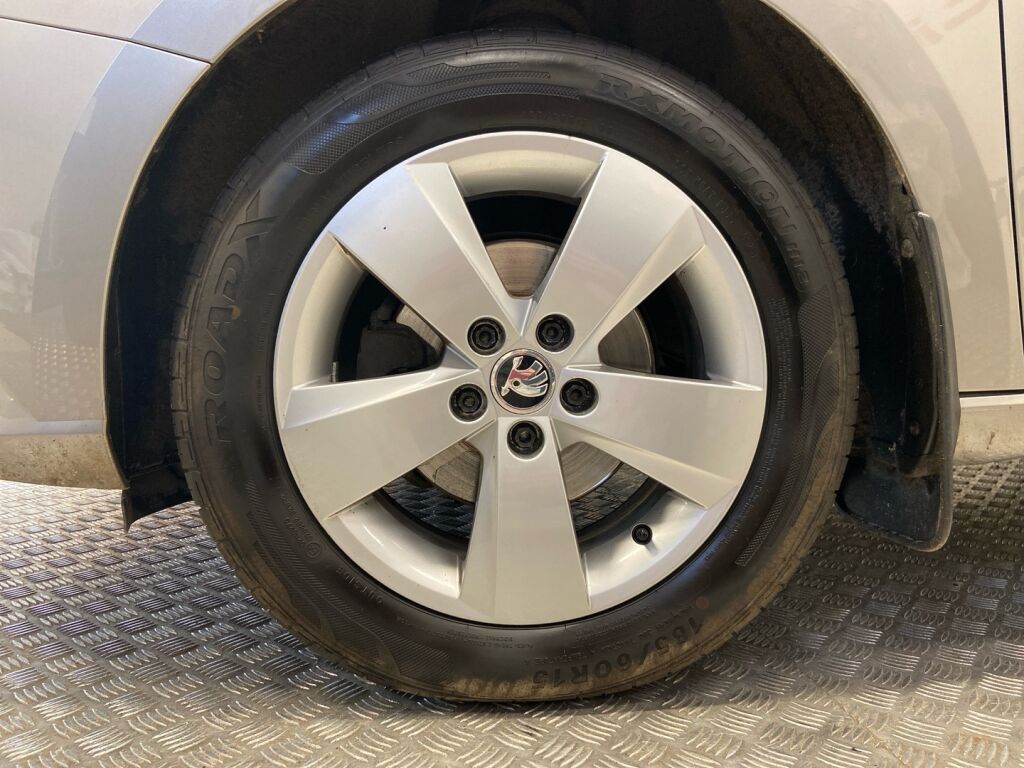 Skoda Fabia 2017 Ruskea (beige)