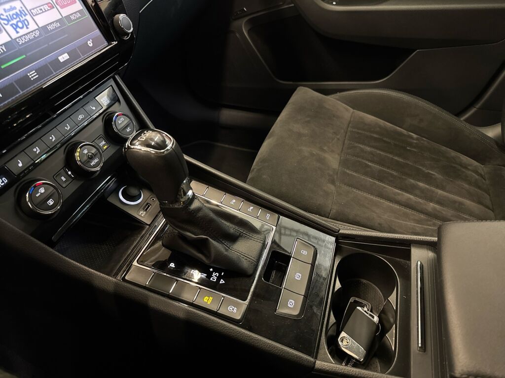 Skoda Superb 2017 Harmaa