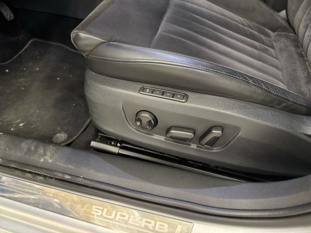 Skoda Superb 2017 Harmaa