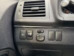 Toyota Avensis 2011 Punainen