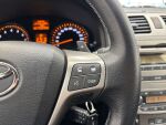 Toyota Avensis 2011 Punainen