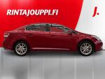 Toyota Avensis 2011 Punainen