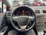 Toyota Avensis 2011 Punainen