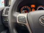 Toyota Avensis 2011 Punainen