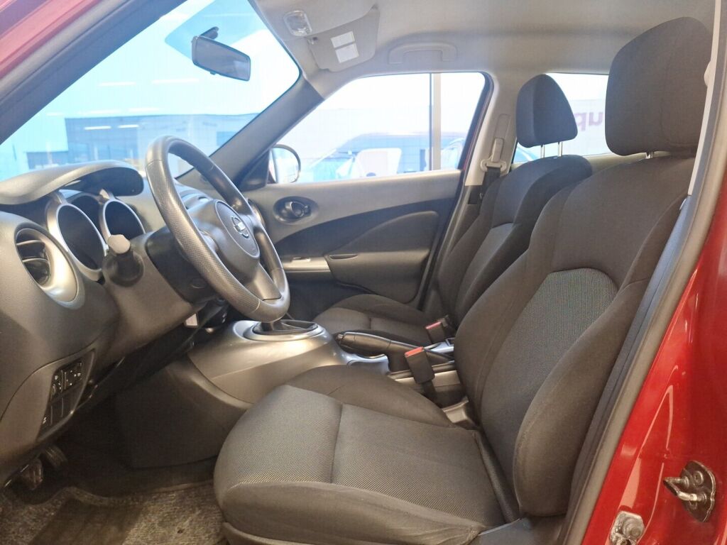 Nissan Juke 2011 Punainen