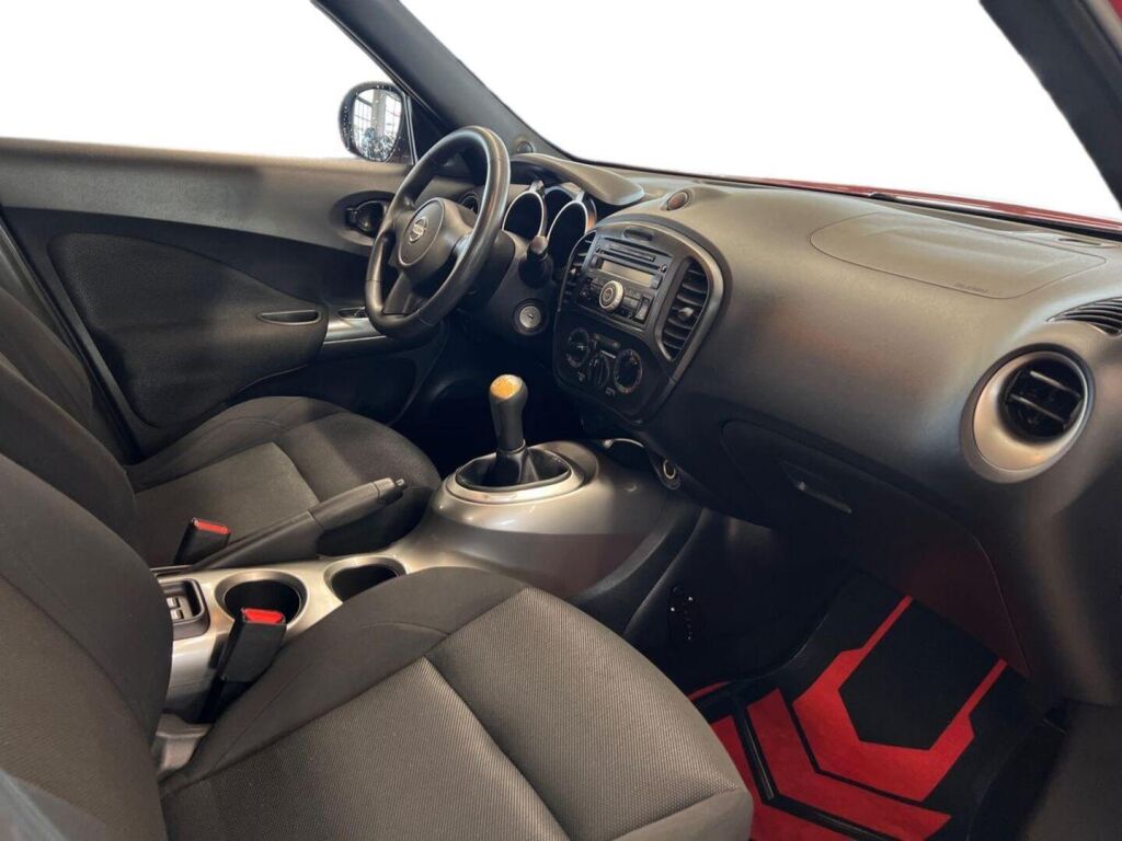 Nissan Juke 2011 Punainen