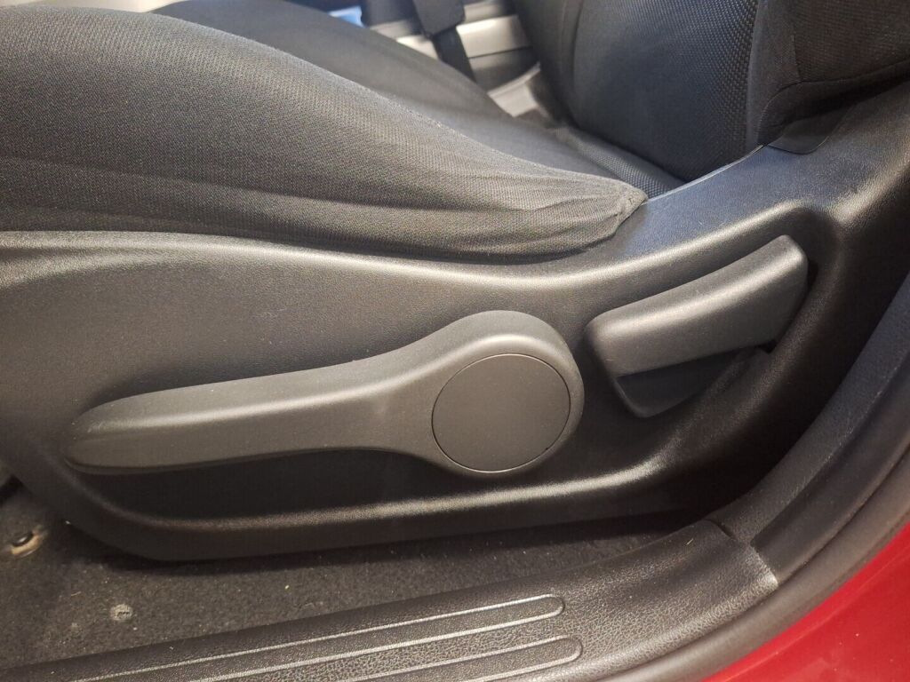 Nissan Juke 2011 Punainen