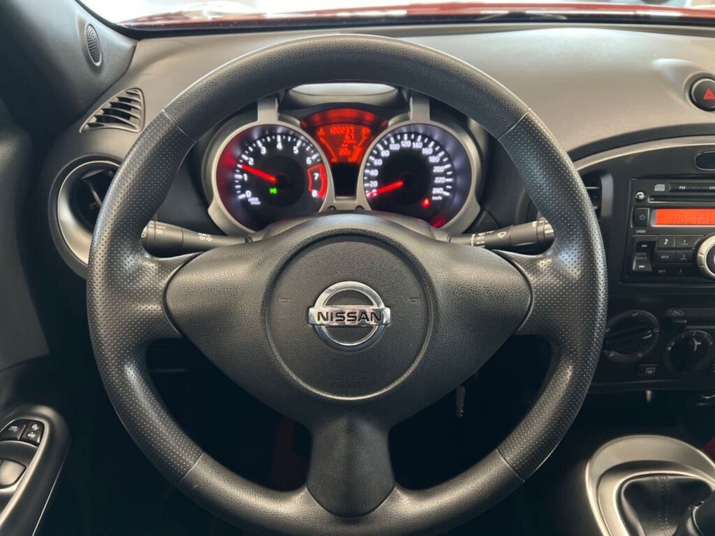 Nissan Juke 2011 Punainen