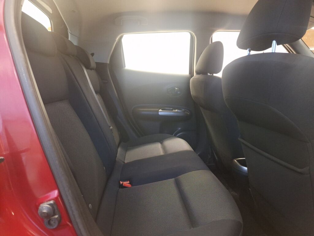 Nissan Juke 2011 Punainen