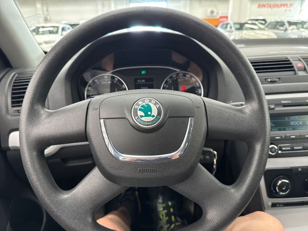 Skoda Octavia 2010 Harmaa