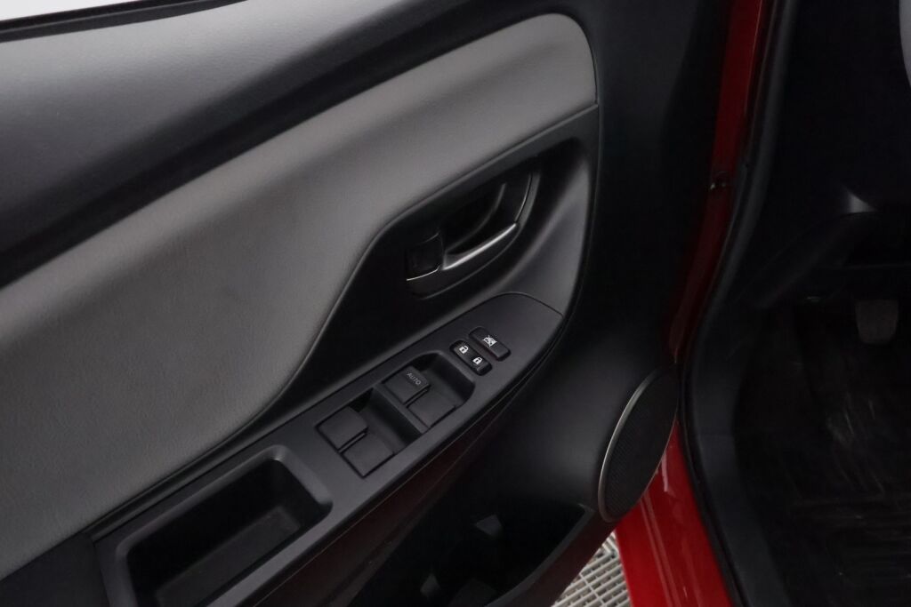 Toyota Yaris 2017 Punainen