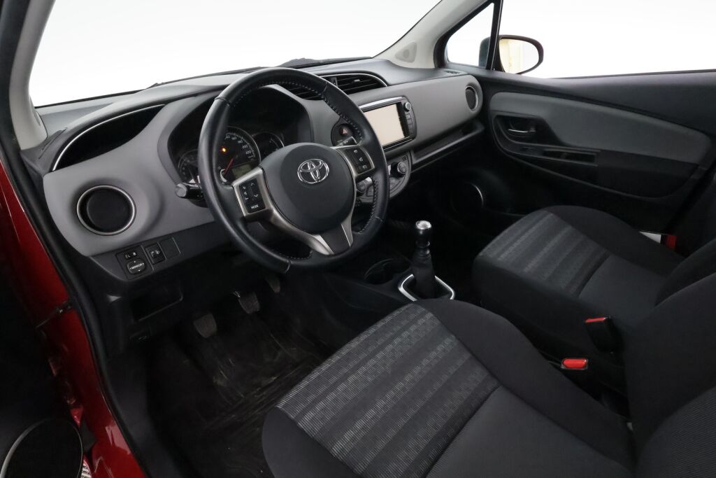 Toyota Yaris 2017 Punainen