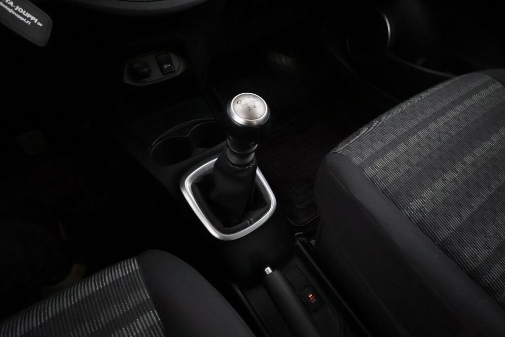 Toyota Yaris 2017 Punainen