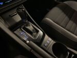 Toyota Auris 2017 Punainen