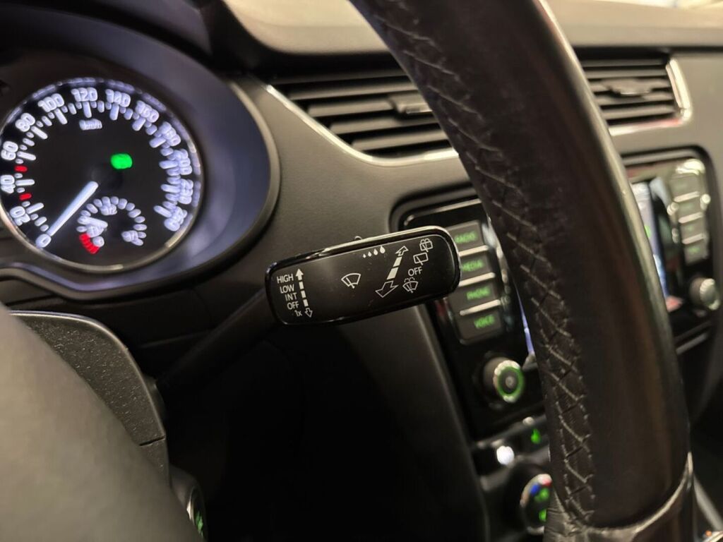 Skoda Octavia 2017 Ruskea (beige)