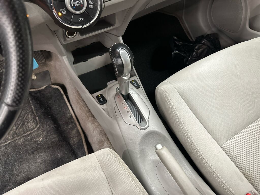 Honda Insight 2011 Valkoinen