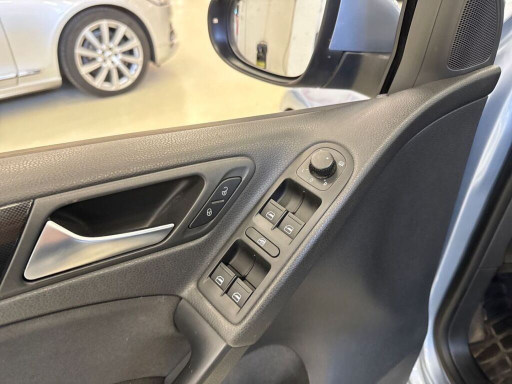 Volkswagen Golf 2011 Sininen
