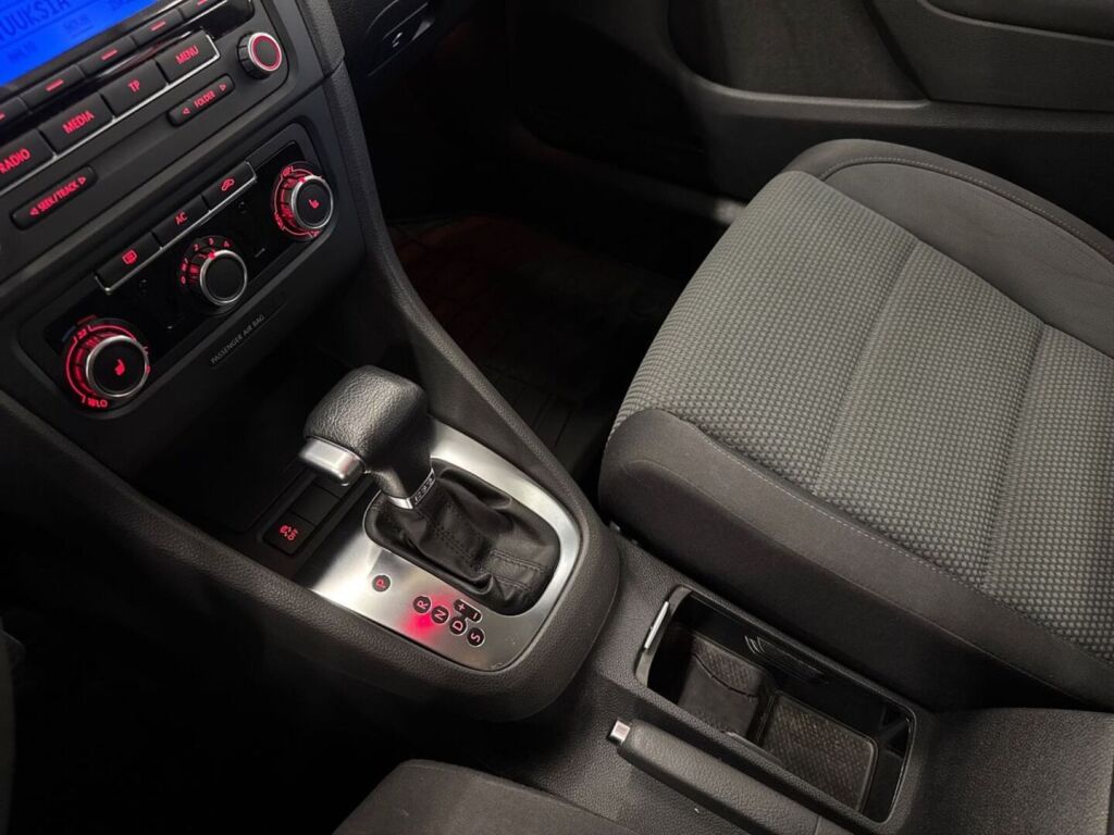 Volkswagen Golf 2011 Sininen