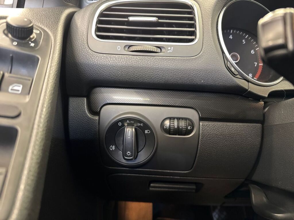 Volkswagen Golf 2011 Sininen