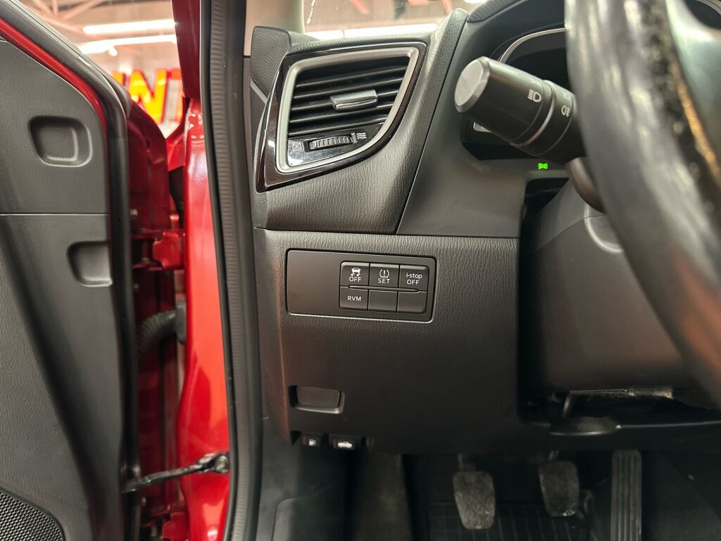 Mazda Mazda3 2014 Punainen