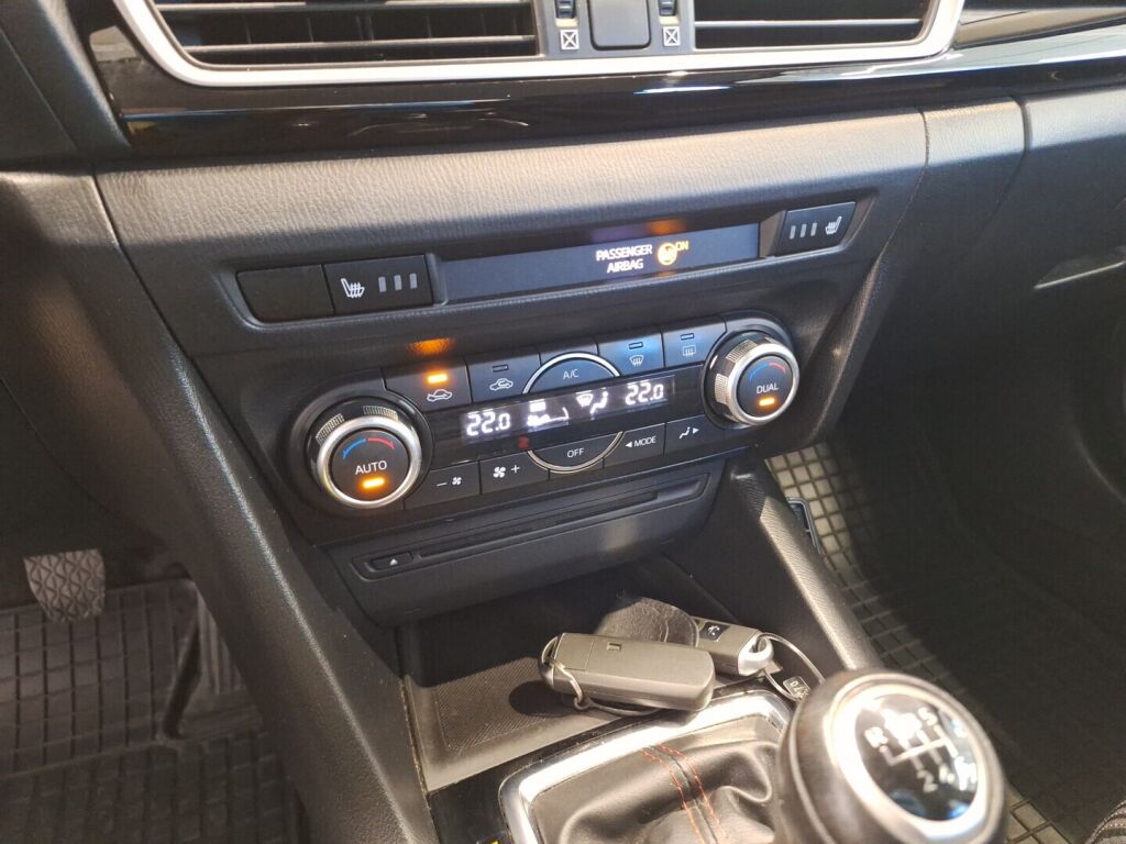 Mazda Mazda3 2015 Sininen