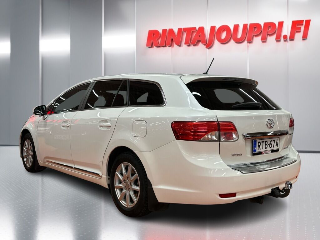 Toyota Avensis 2014 Valkoinen