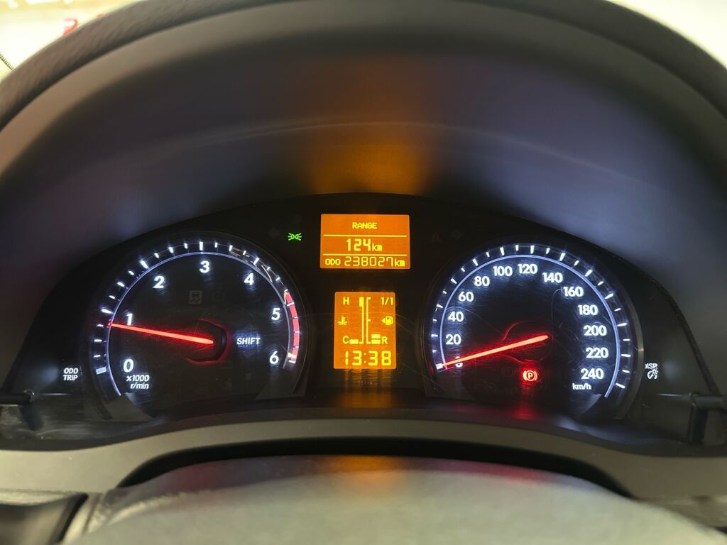 Toyota Avensis 2014 Valkoinen