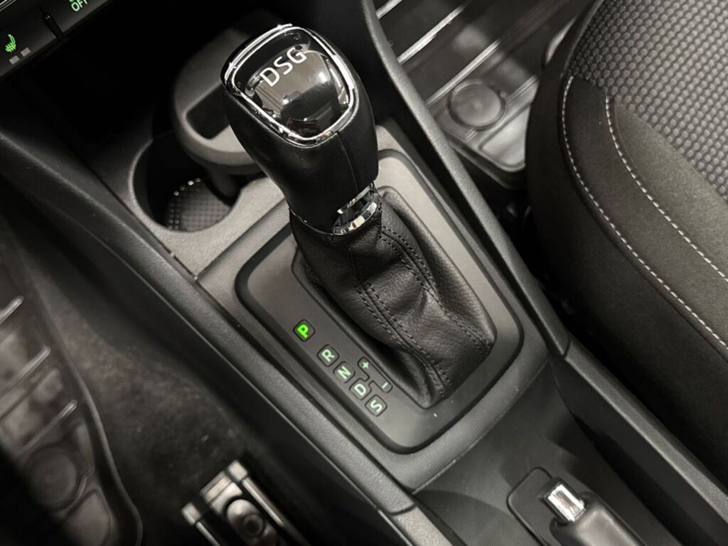 Skoda Rapid 2014 Ruskea (beige)
