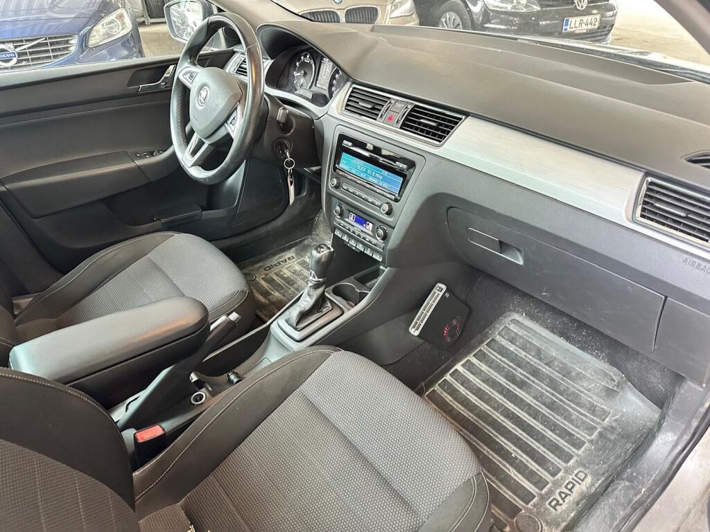Skoda Rapid 2014 Ruskea (beige)