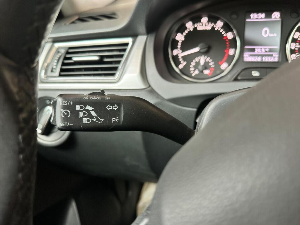 Skoda Rapid 2014 Ruskea (beige)