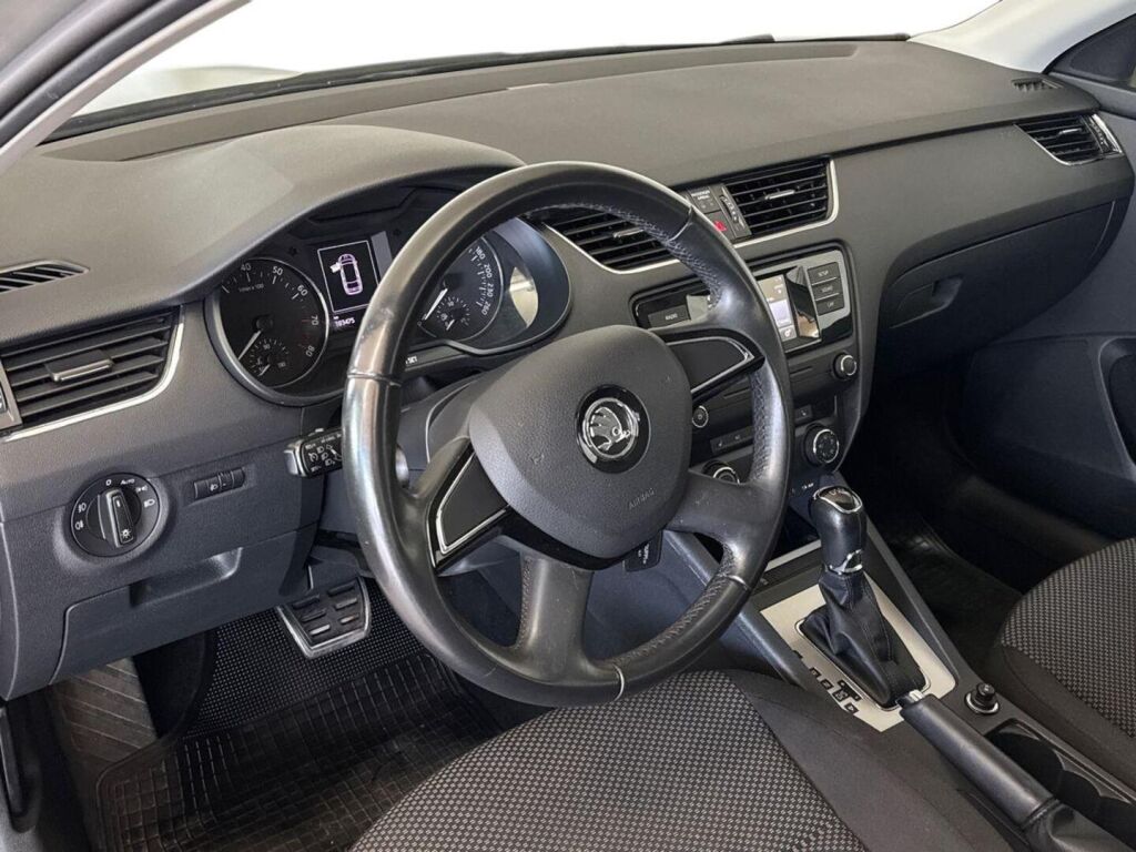 Skoda Octavia 2014 Ruskea (beige)