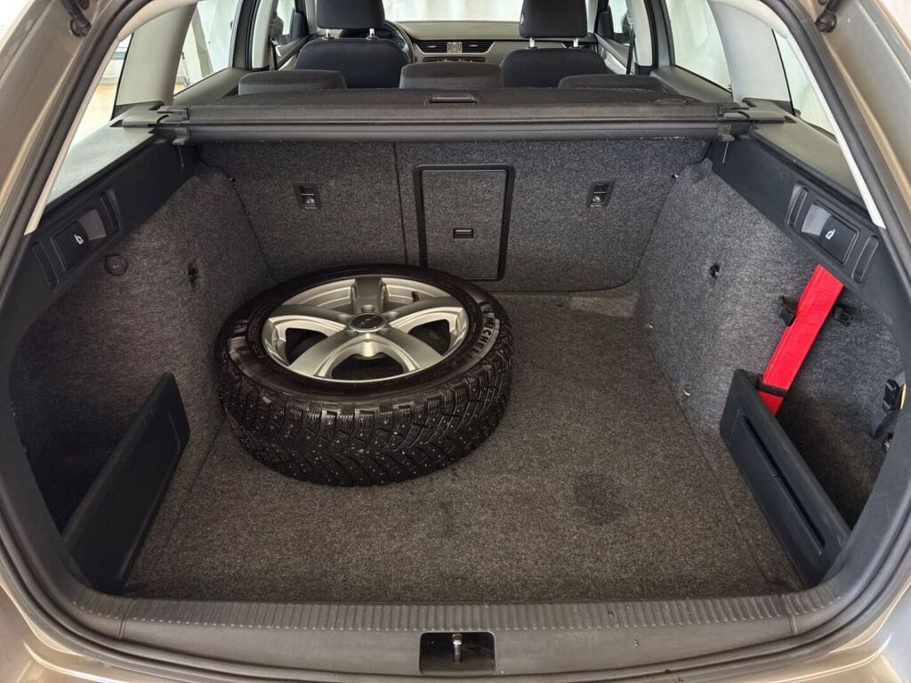 Skoda Octavia 2014 Ruskea (beige)