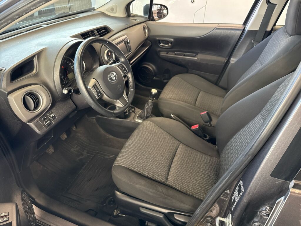 Toyota Yaris 2014 Harmaa