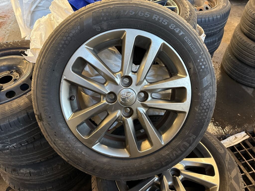 Toyota Yaris 2014 Harmaa