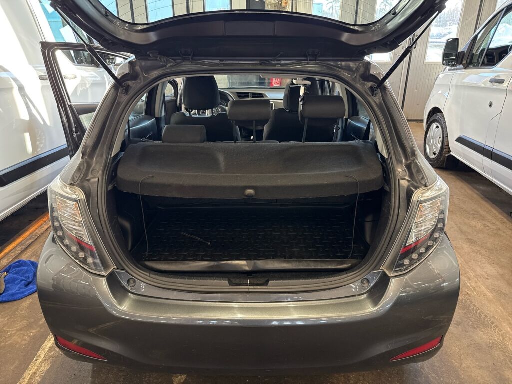 Toyota Yaris 2014 Harmaa