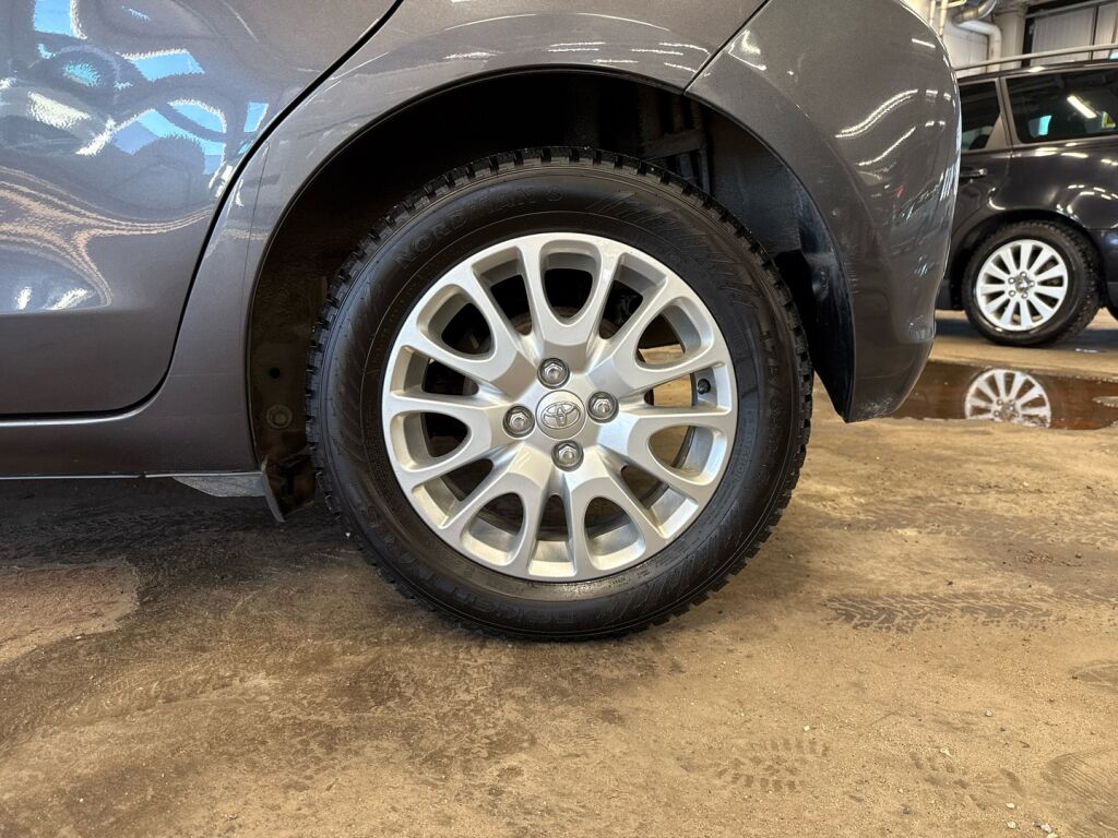 Toyota Yaris 2014 Harmaa