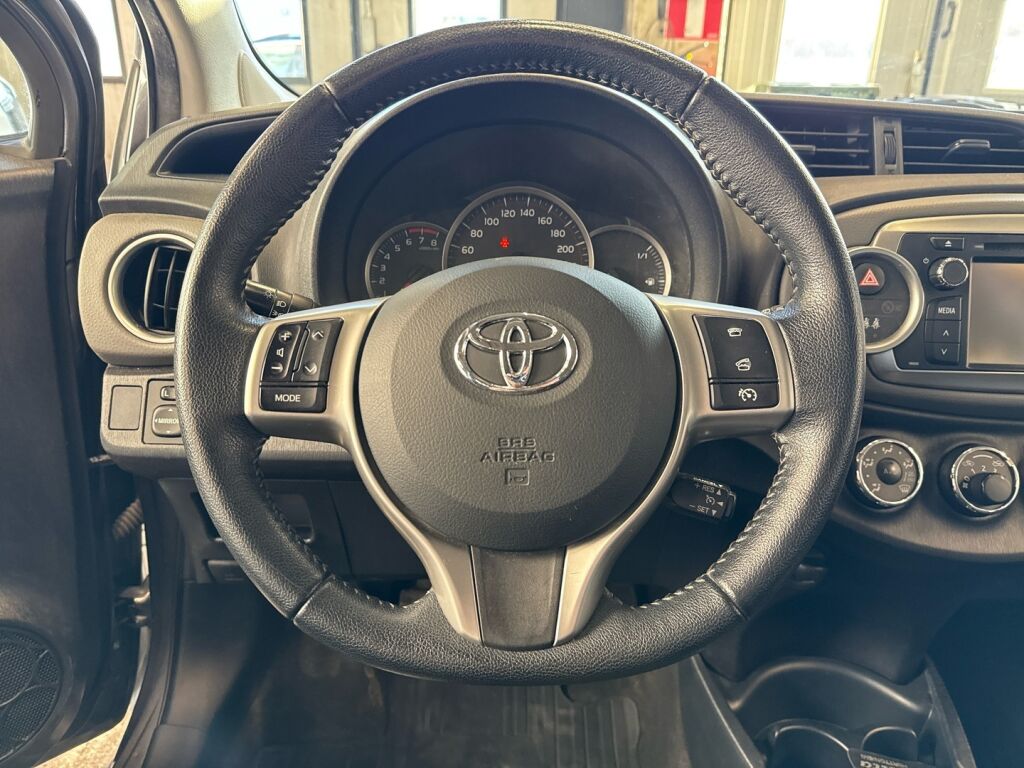 Toyota Yaris 2014 Harmaa
