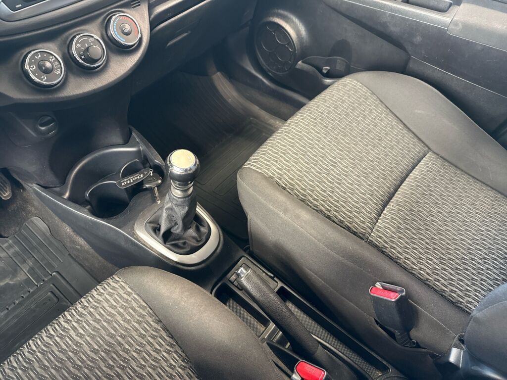 Toyota Yaris 2014 Harmaa