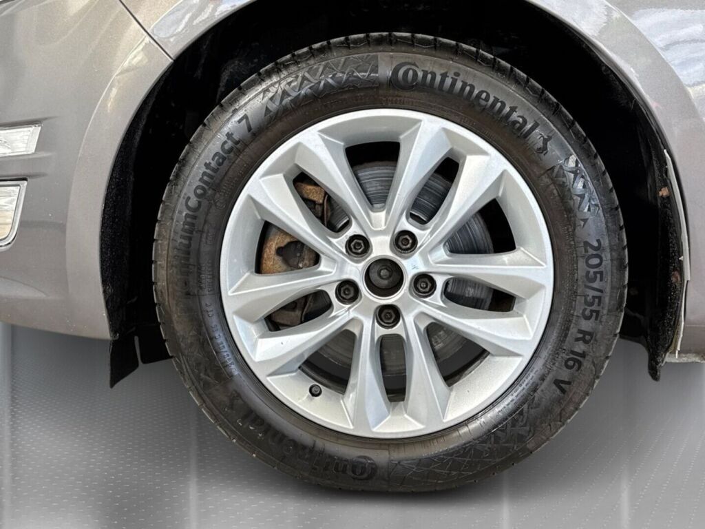 Ford Mondeo 2011 Ruskea (beige)