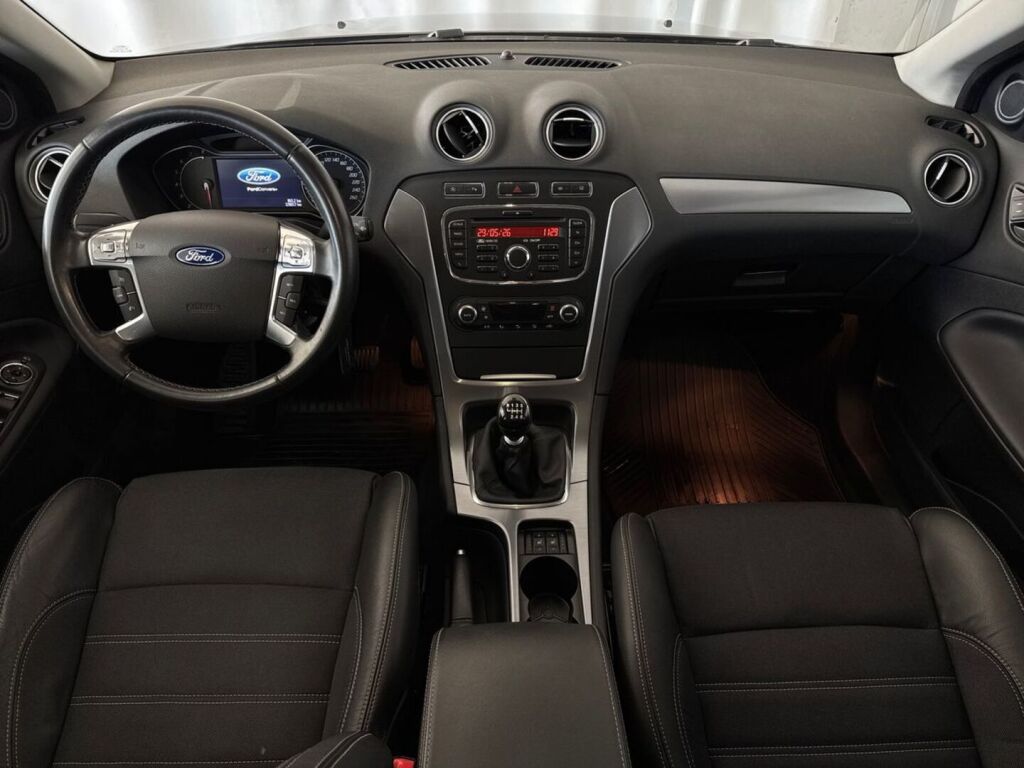 Ford Mondeo 2011 Ruskea (beige)